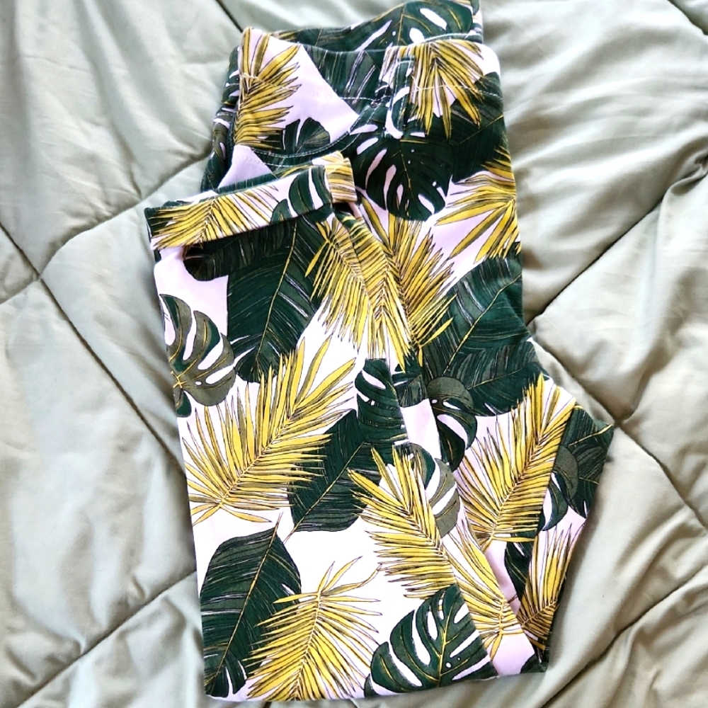 Time and Tru Green and Yellow Leaf Print Capris
